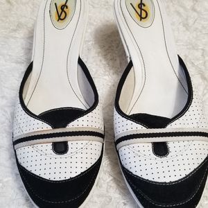 VS black/white kitten heel size 8